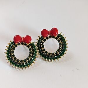 Vintage earrings Christmas wreath green red bow post backs gold tone back